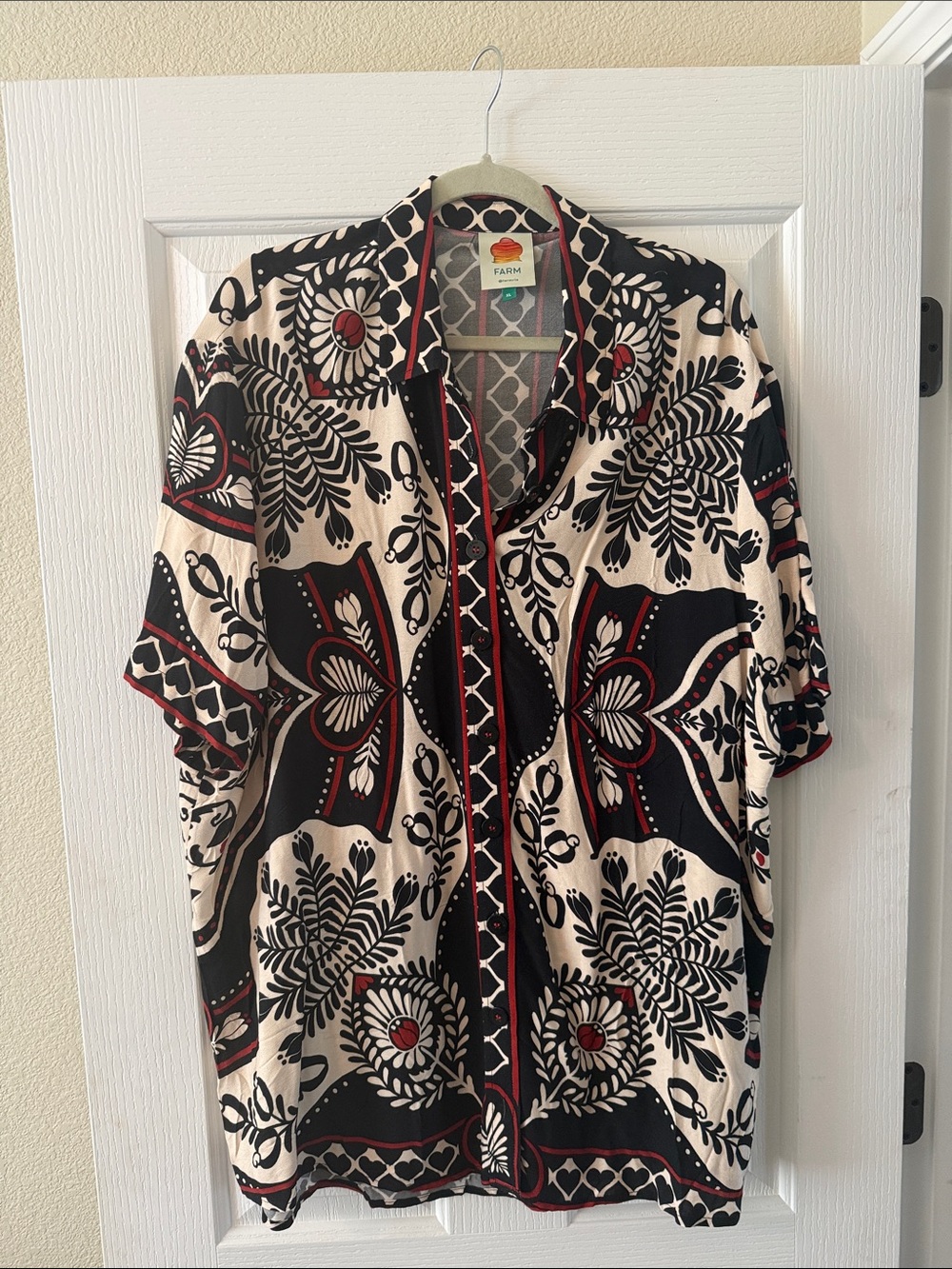 FARM Rio Black, Cream & Red Floral Short-Sleeve Button-Down Shirt